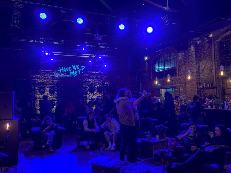 Expirat Halele Carol angajeaza ajutor barman si debarasator